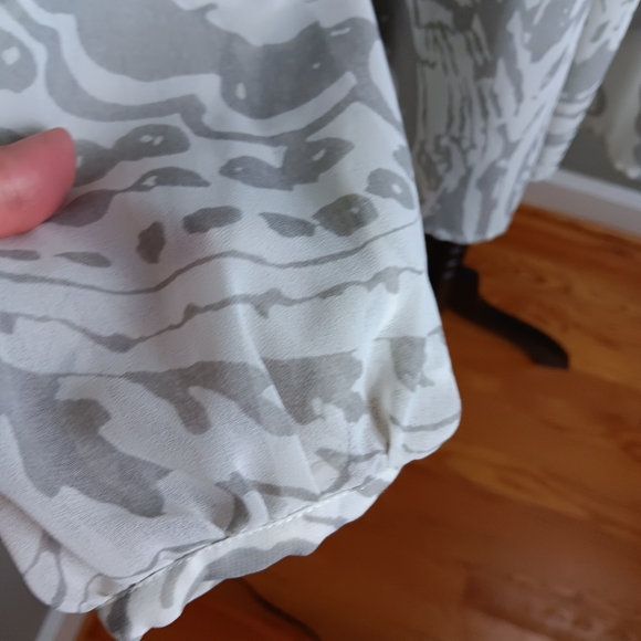 CABI Blouse - Picture 4 of 6